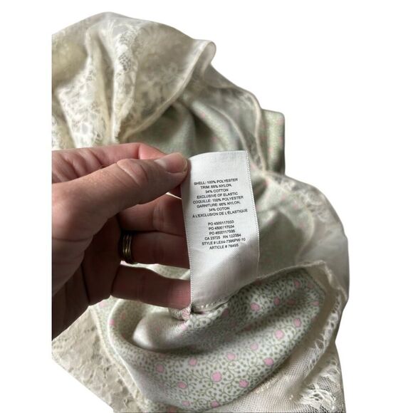 Aritzia Wilfred Sonnet ditsy Floral Lace Skirt size 2 Green - Picture 12 of 14